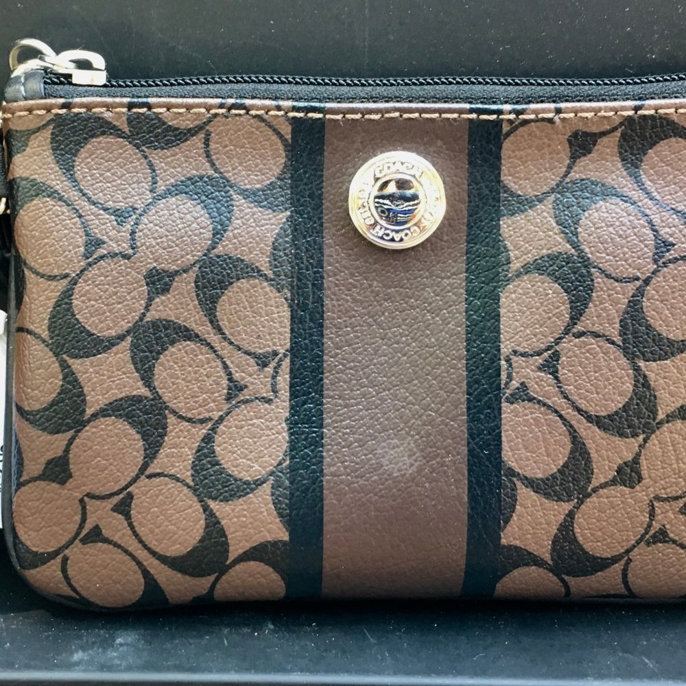 👛Host Pick👛 NWT Coach 4” Zip Wristlet - SV/Brown/Black - F43894 - SBRBK